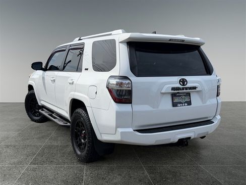 Used 2016 Toyota 4Runner SR5 Premium AWD/4WD image 3
