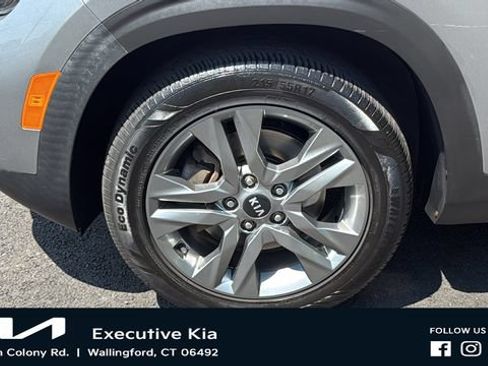 Used 2021 Kia Seltos S AWD/4WD image 5