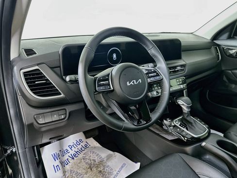 Used 2026 Kia Seltos EX FWD image 9
