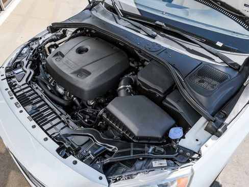 Used 2017 Volvo V60 T5 Premier w/ Convenience Package image 48