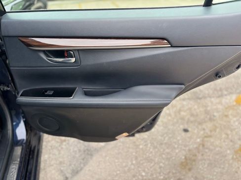 Used 2017 Lexus ES 300h image 15