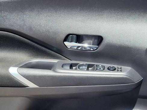 Certified 2024 Nissan Kicks SV FWD image 8