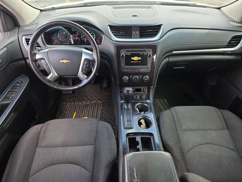 Used 2017 Chevrolet Traverse LT w/ Style and Technology Package FWD image 12