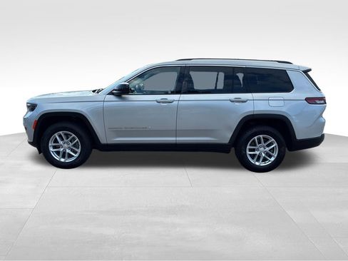 Used 2023 Jeep Grand Cherokee L Laredo RWD image 2