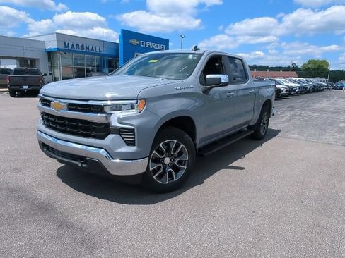Used 2024 Chevrolet Silverado 1500 LT AWD/4WD image 4