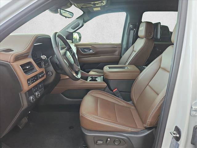 Used 2024 Chevrolet Suburban High Country w/ Max Trailering Package RWD image 13