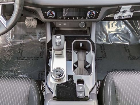 New 2026 Mitsubishi Outlander ES image 19