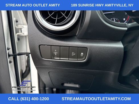 Used 2023 Hyundai Kona SE image 32