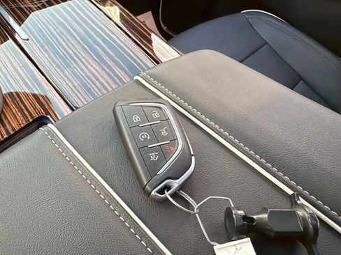 Used 2024 Cadillac Escalade ESV Premium Luxury image 55