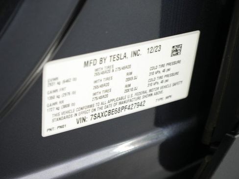 Used 2023 Tesla Model X Plaid image 23