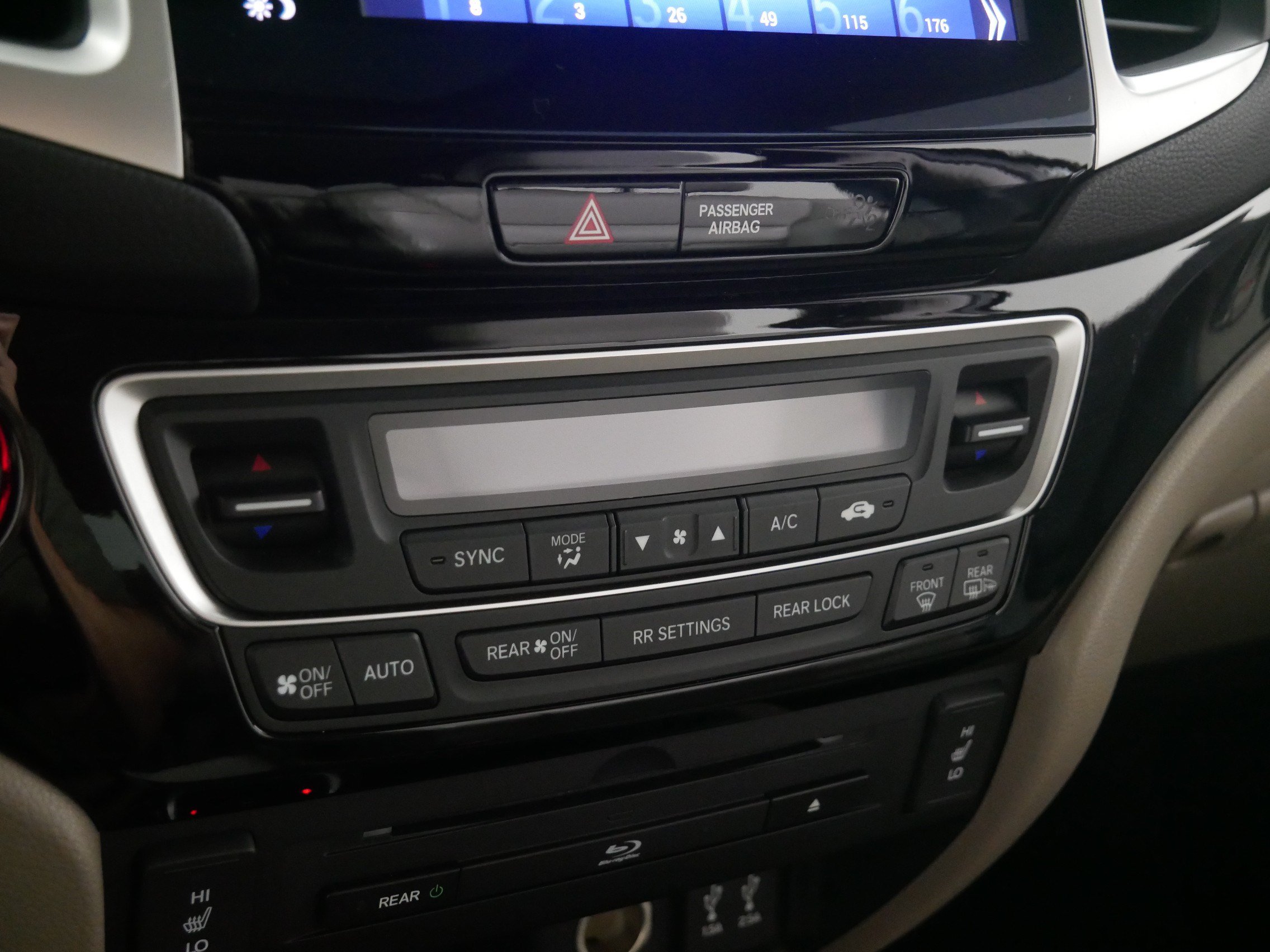 Used 2016 Honda Pilot Touring image 23