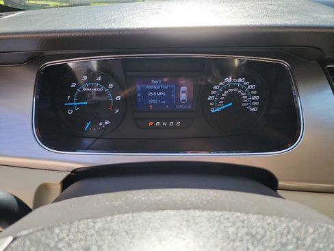 Used 2015 Ford Taurus SEL FWD image 20