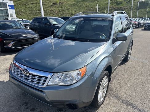 Used 2013 Subaru Forester 2.5X Premium AWD/4WD image 16