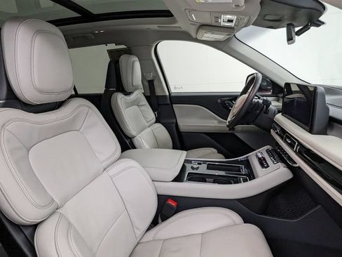 Used 2025 Lincoln Aviator Reserve w/ Luxury Package AWD/4WD image 43