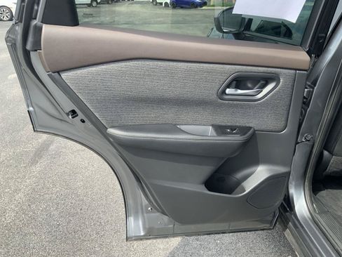 Used 2023 Nissan Rogue SV AWD/4WD image 49