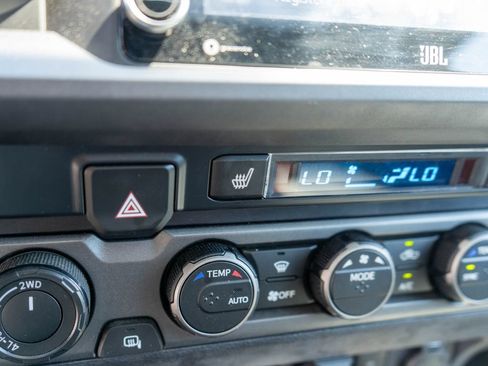 Used 2022 Toyota Tacoma TRD Off-Road AWD/4WD image 23