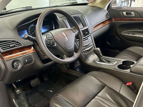 Used 2018 Lincoln MKT AWD w/ Technology Package image 13