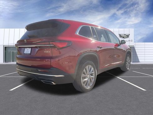Used 2025 Buick Enclave Preferred AWD/4WD image 8