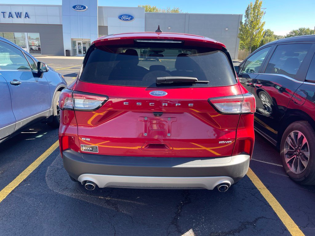 Certified 2022 Ford Escape SE w/ Cold Weather Package AWD/4WD image 3