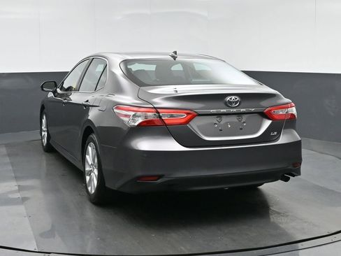 Used 2019 Toyota Camry LE image 5