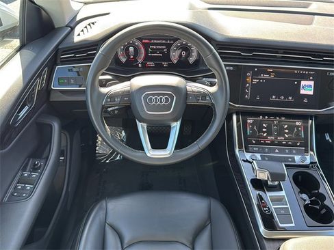 Used 2022 Audi Q8 Premium w/ Convenience Package image 11
