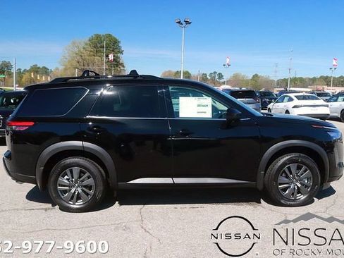 New 2026 Nissan Pathfinder SV image 4