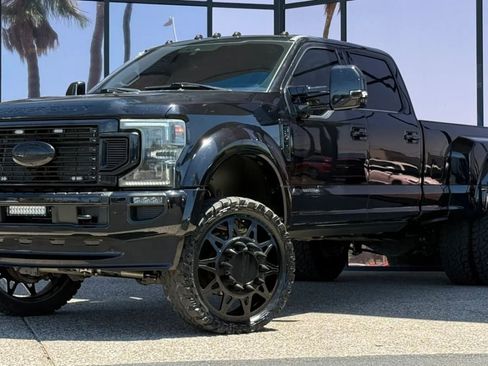 Used 2022 Ford F450 Platinum w/ FX4 Off-Road Package AWD/4WD image 2