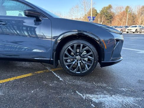 New 2025 Toyota Crown Signia image 10