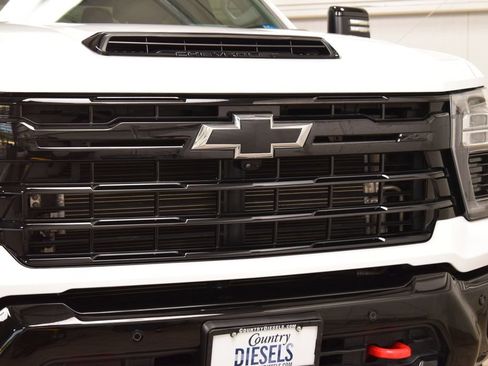 Used 2025 Chevrolet Silverado 2500 LTZ w/ Trail Boss Package AWD/4WD image 10