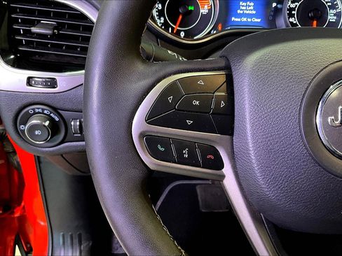 Used 2021 Jeep Cherokee Latitude Lux 80th Anniv w/ Quick Order Package 26U 80TH AWD/4WD image 11