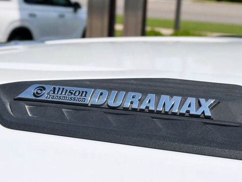 Used 2024 Chevrolet Silverado 2500 LT image 9