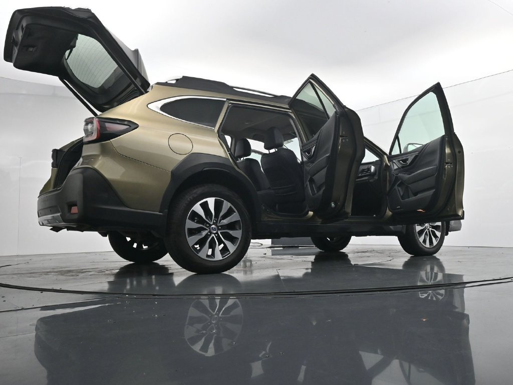 Used 2024 Subaru Outback Touring XT AWD/4WD image 29