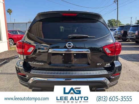 Used 2017 Nissan Pathfinder SV w/ Trailer Tow Package FWD image 4