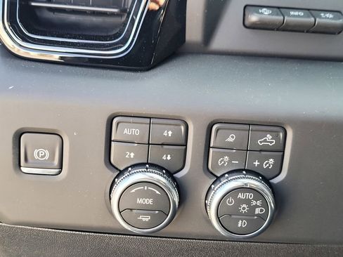 New 2026 GMC Sierra 2500 AT4X AWD/4WD image 25