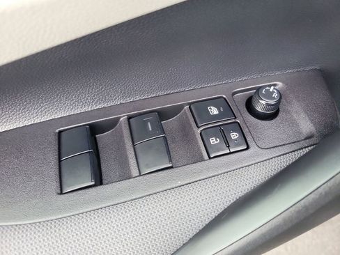 Used 2025 Toyota Corolla LE image 20