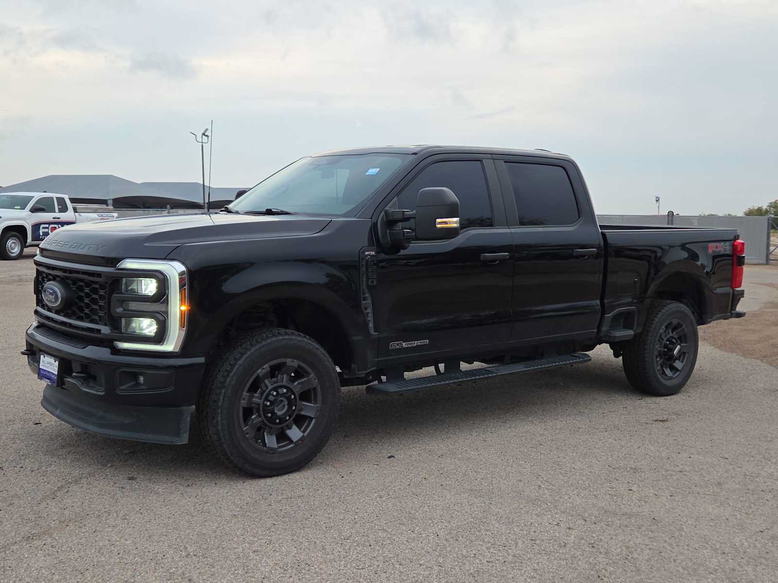 Used 2024 Ford F250 XL w/ STX Appearance Package AWD/4WD image 4