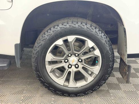 Used 2023 Chevrolet Silverado 1500 High Country image 14