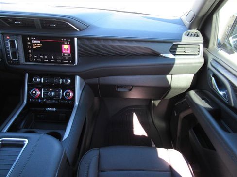 Used 2024 GMC Yukon Denali w/ Advanced Technology Package image 14