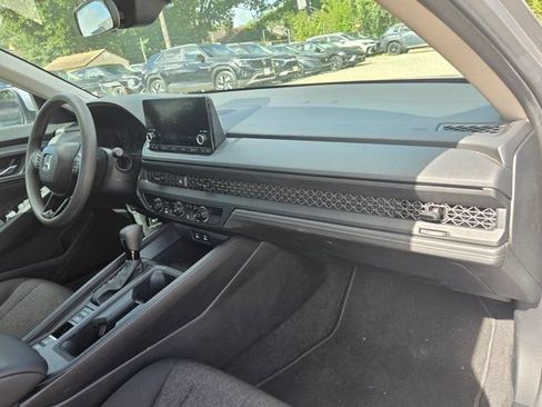 Used 2025 Honda Accord LX image 27