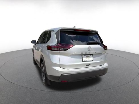 Used 2025 Nissan Rogue SV AWD/4WD image 11