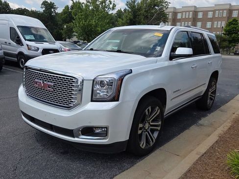 Used 2017 GMC Yukon Denali w/ Open Road Package AWD/4WD image 3