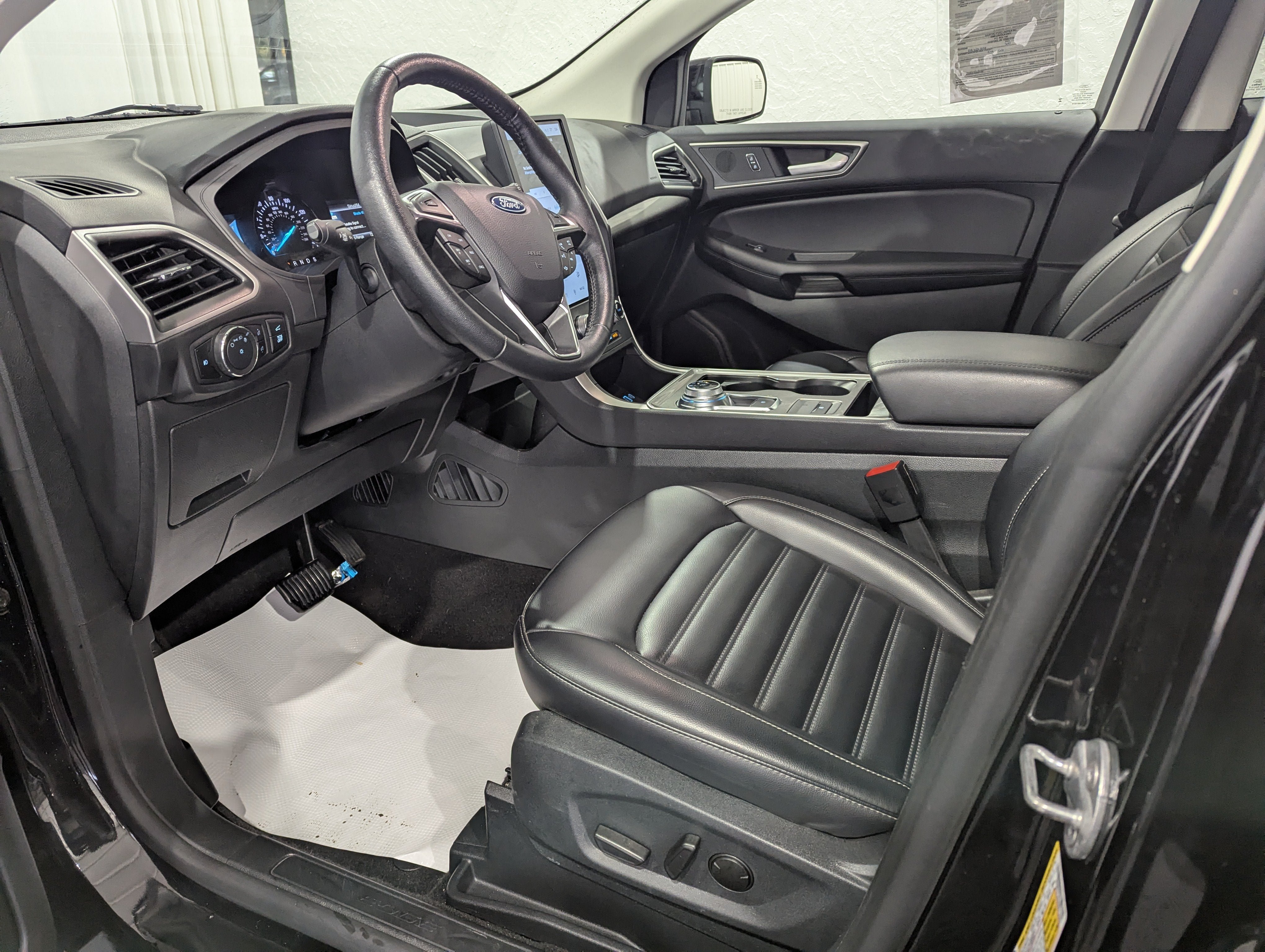 Used 2024 Ford Edge SEL w/ Convenience Package AWD/4WD image 13