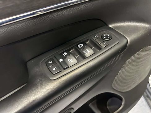 Used 2018 Jeep Grand Cherokee Limited AWD/4WD image 18