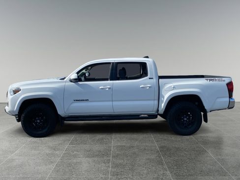 Used 2020 Toyota Tacoma SR5 image 2