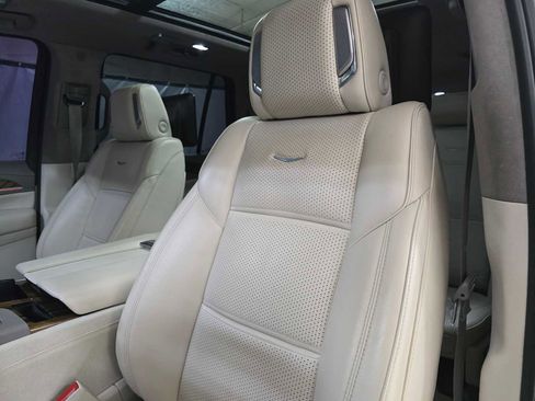 Used 2022 Cadillac Escalade Sport Platinum image 25