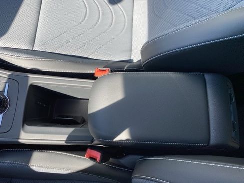 New 2025 Volkswagen Tiguan SE R-Line image 36