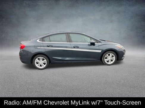Used 2017 Chevrolet Cruze LT w/ Convenience Package image 8