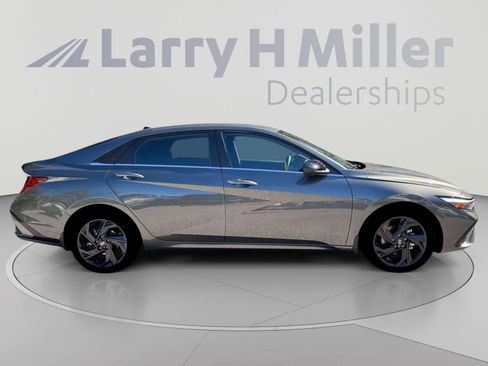 New 2026 Hyundai Elantra SEL Sport Premium FWD image 9