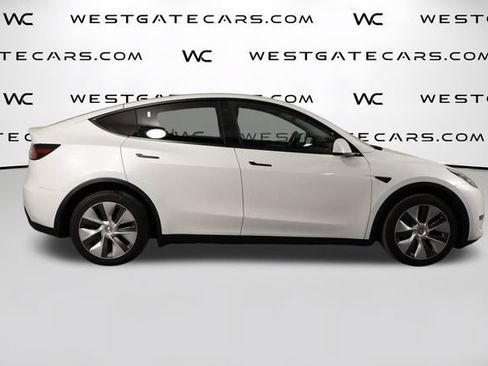 Used 2023 Tesla Model Y AWD image 48
