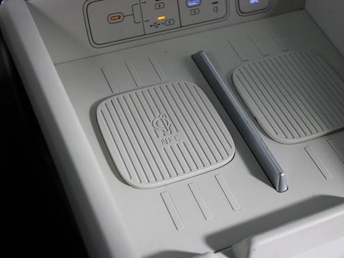 Used 2025 Hyundai Santa Fe Limited image 32